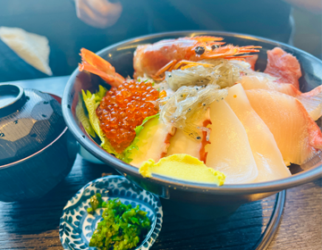 エノトレ2022「江ノ島亭の海鮮丼」の写真