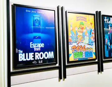 BLUE脱出「店内に掲示されたポスター」の写真