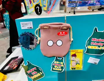 サカモトデイズ脱出「グッズ販売の様子01」の写真