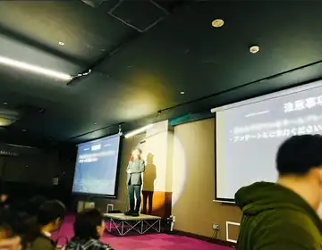 レトルト脱出「終了後解説の様子」の写真